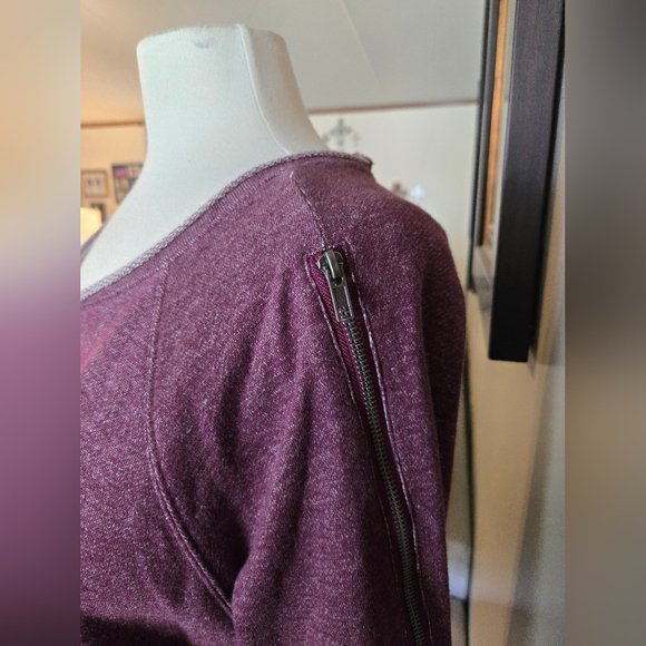 Rock & Republic Sweater. 219 - Picture 2 of 3